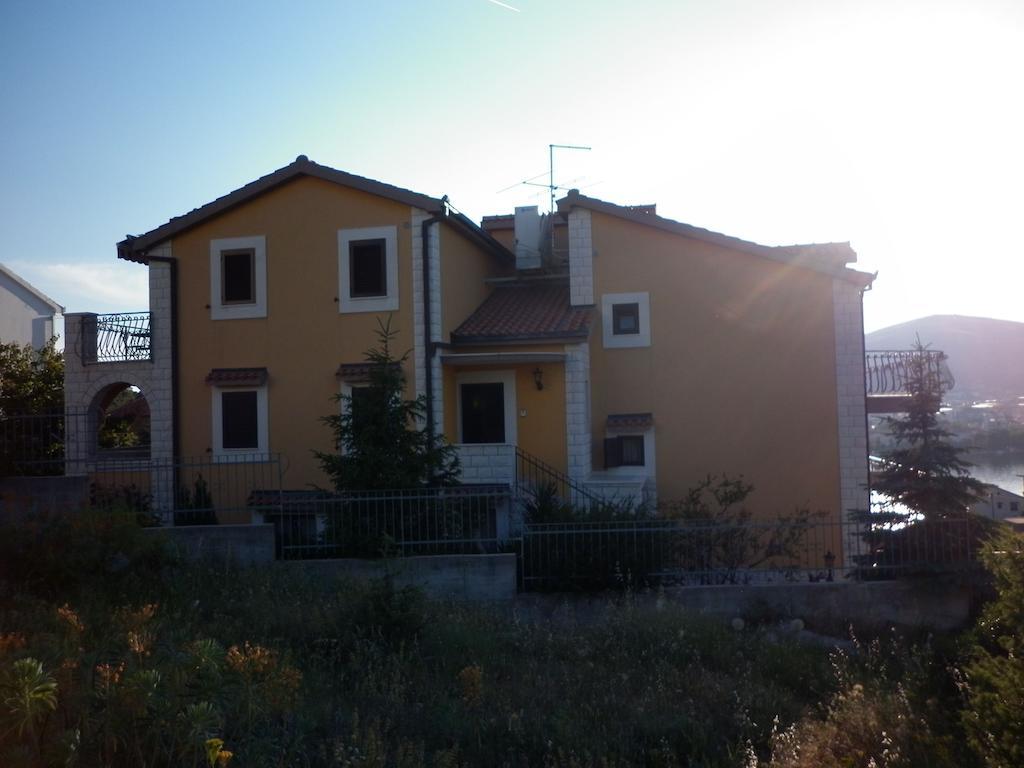 Apartments Ivona 2 Trogir Extérieur photo