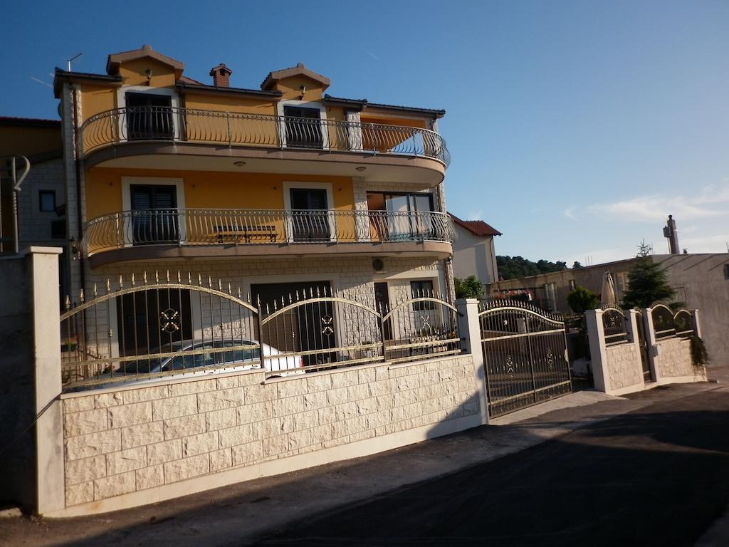 Apartments Ivona 2 Trogir Extérieur photo