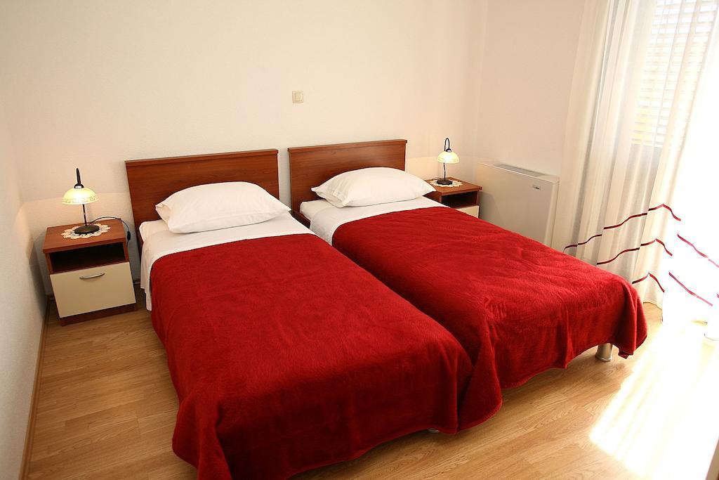 Apartments Ivona 2 Trogir Extérieur photo